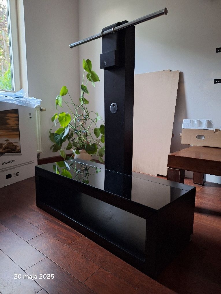 Multimebel regał RTV z wieszakiem na TV LED OLED
