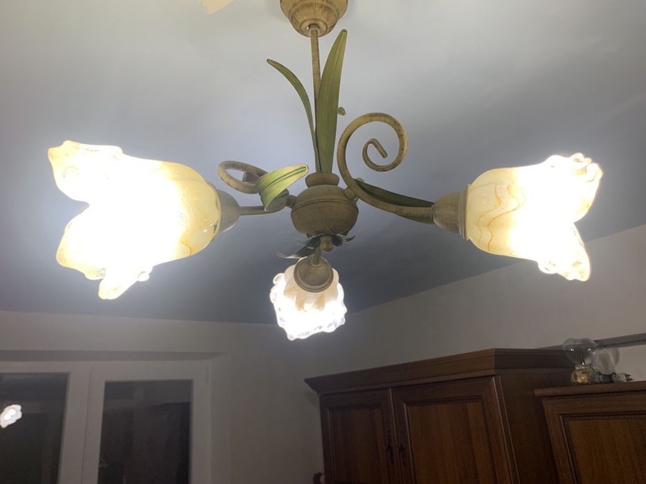 Продам Люстру б/у в хорошем состоянии