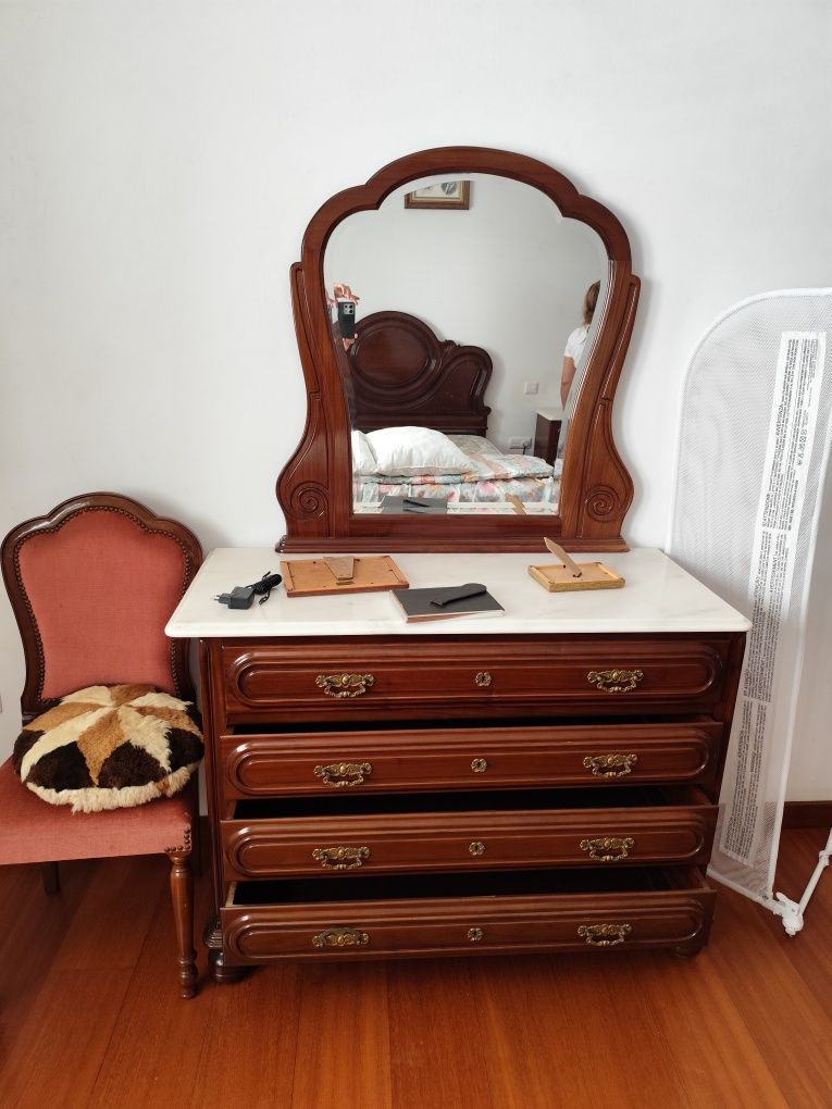 Cama de Casal estilo antigo