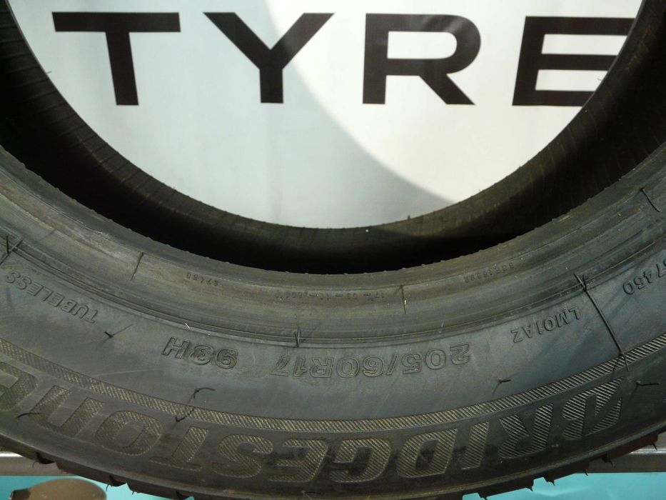 Opony zimowe x4 205/60R17 Bridgestone #F015