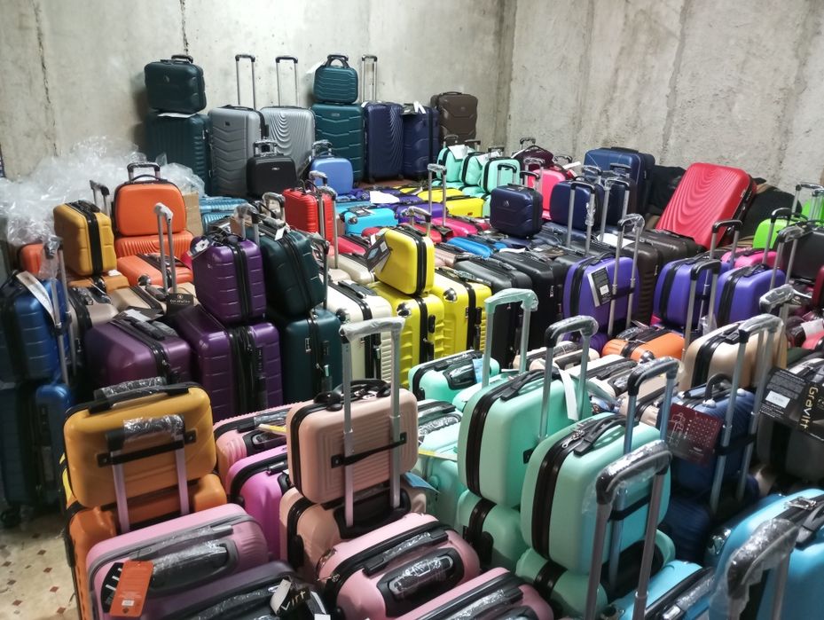 Walizka średnia xl na 4 kołach z Abs podróżna