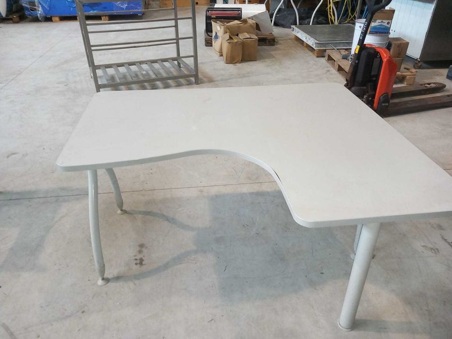 Mesas e biombos para escritorio