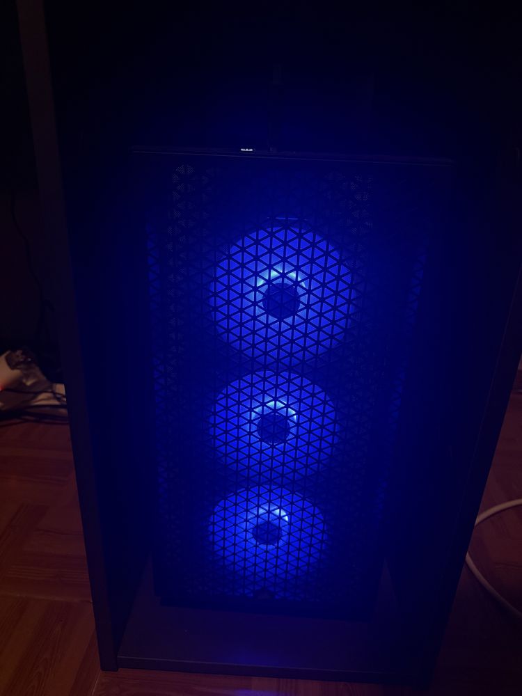 Computador configurado por peças