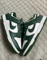 The Nike Dunk Low ‘Varsity Green’39