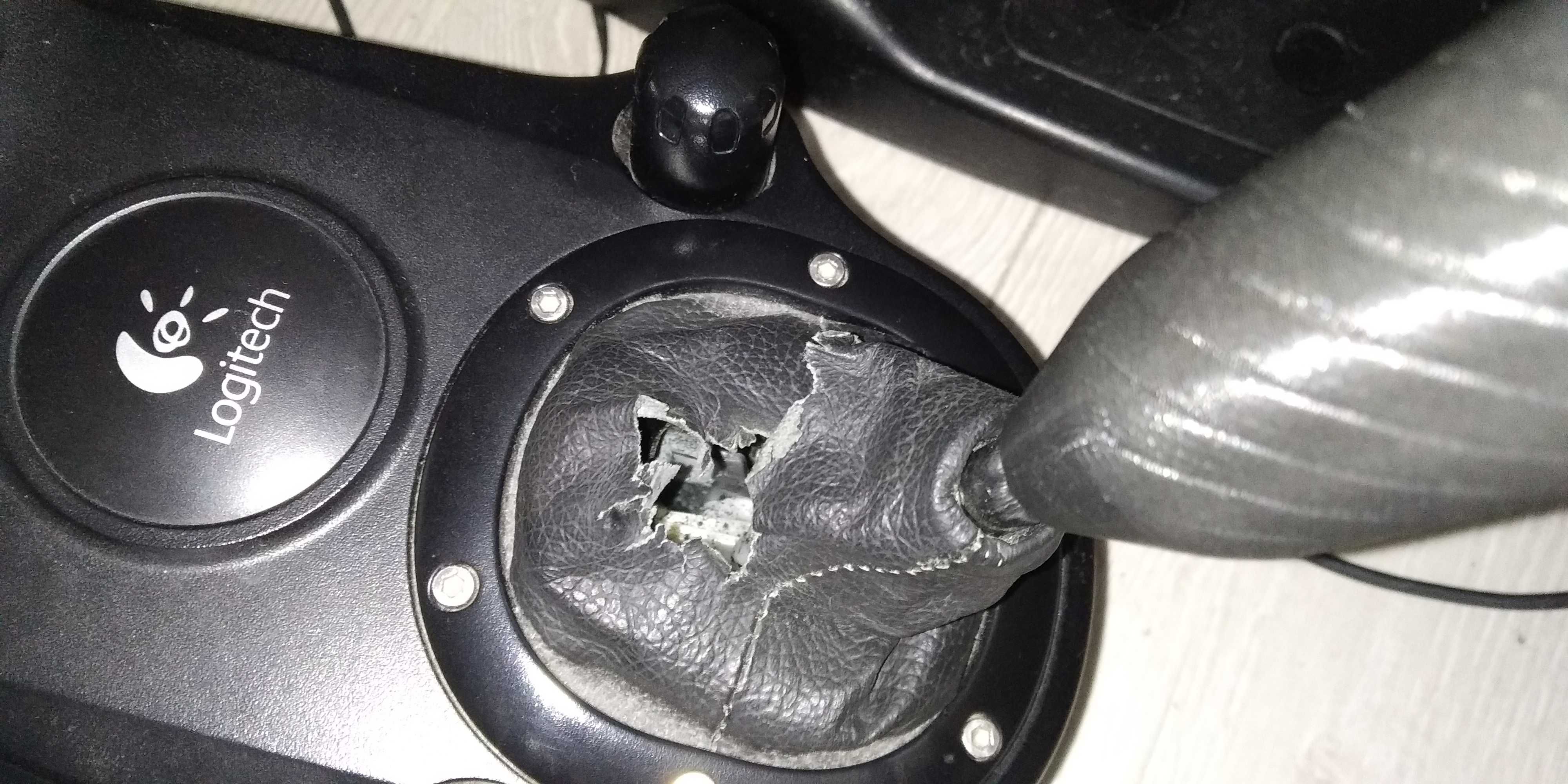 Kierownica Logitech G27. Zestaw + dodatki.