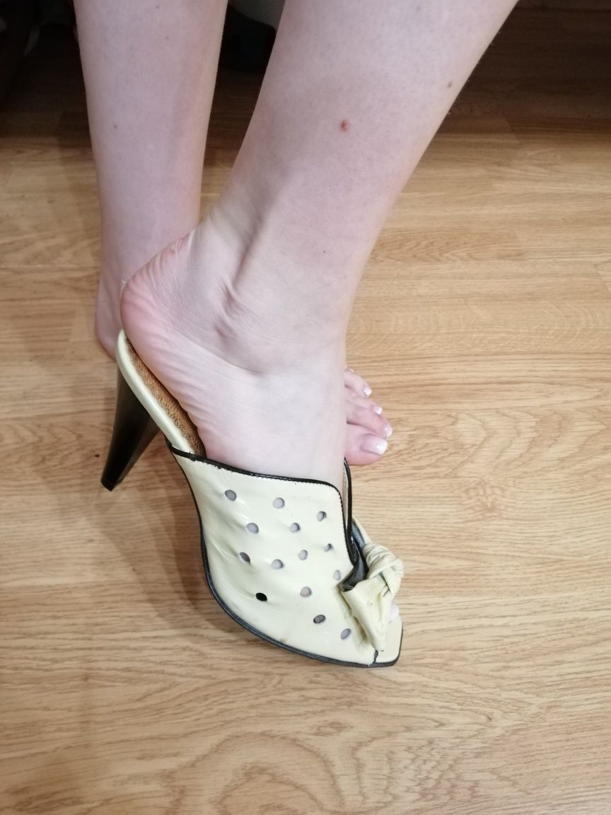 Женская обувь 37