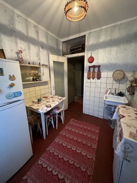 Продам 2-х кімнатну квартиру на 3- му мікрорайоні