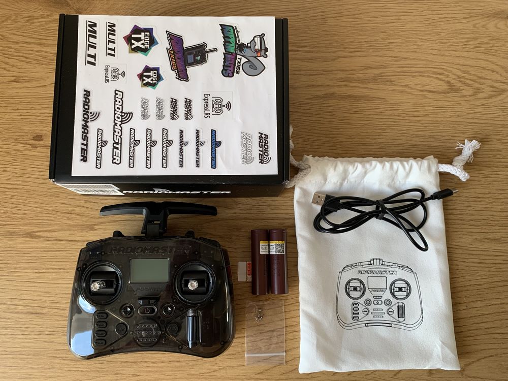 Radiomaster Pocket ELRS + акумулятори
