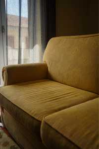 Sofás bordados em tecido