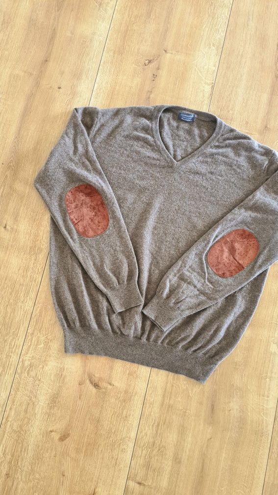 Sweter w serek vneck 100% Kaszmir. Camel koniakowy. Rozmiar XL