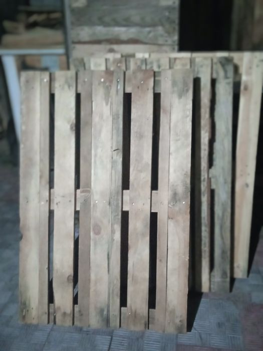 Поддоны деревянные и пластиковые