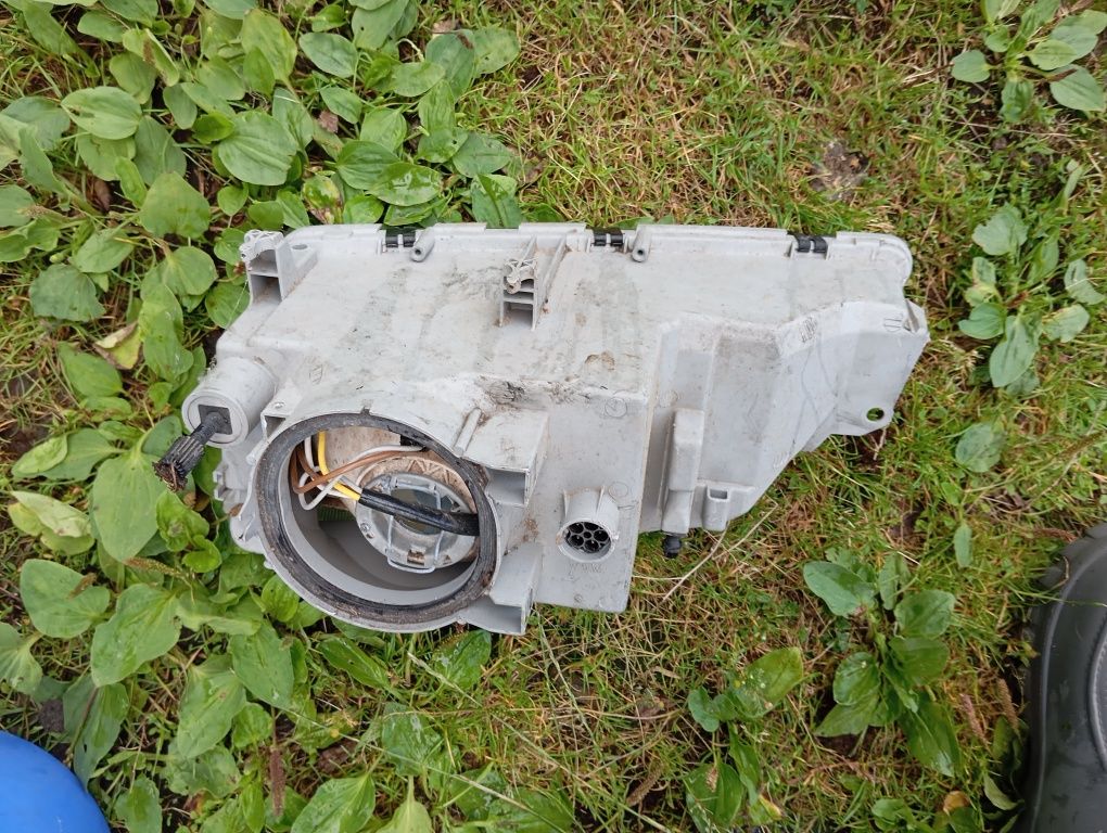 Lampa reflektor prawy przód Opel Omega A I 1 Europa