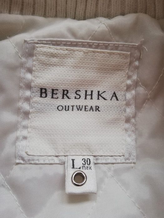 Krótki przejściowy płaszcz parka Bershka L