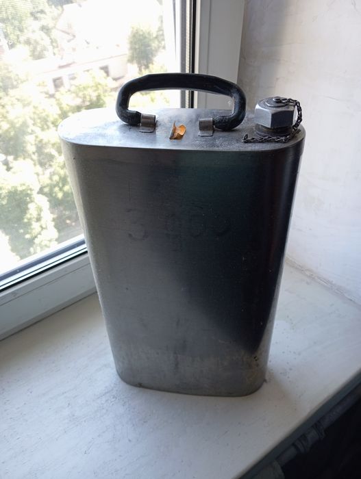 Каністра Нержавіющя сталь 20 літрів с ручкою ( пластмаси) 2500 гр