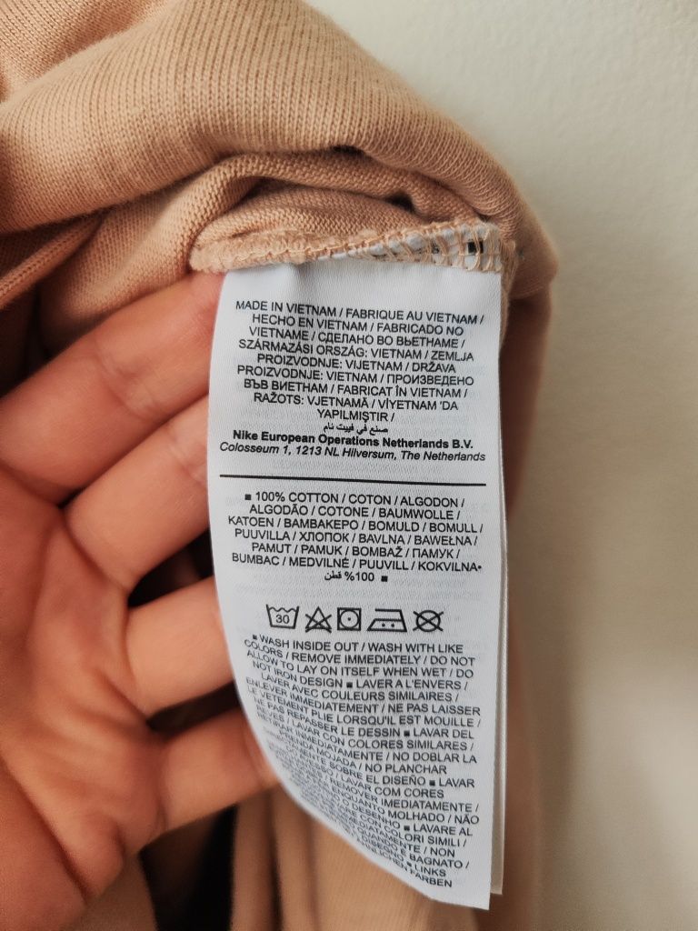 Beżowa sukienka midi na ramiączkach z rozporkami Nike rozm. XS