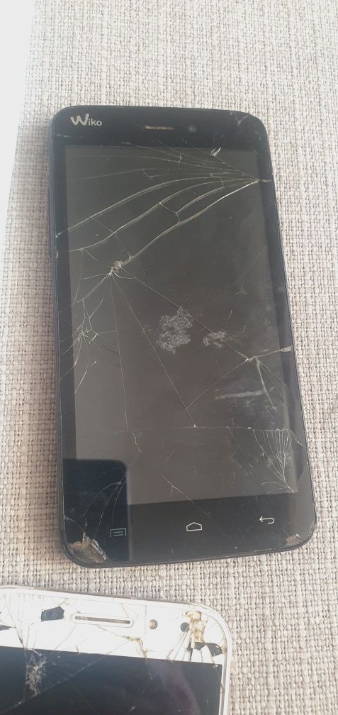 Telemóveis para peças tudo 10€
