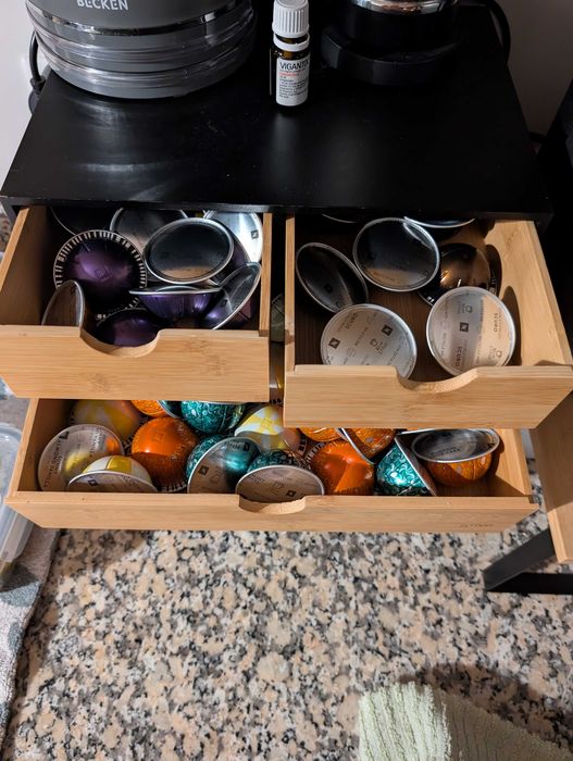 Máquina de Café Nespresso Vertuo Plus Deluxe Titan D