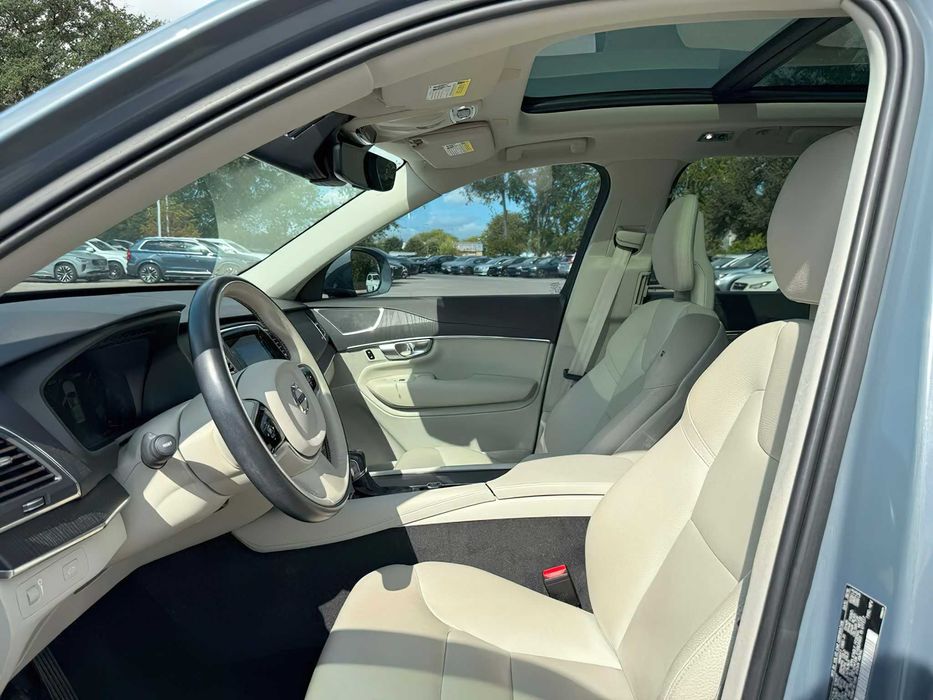 Volvo XC90 T6 Momentum      2020