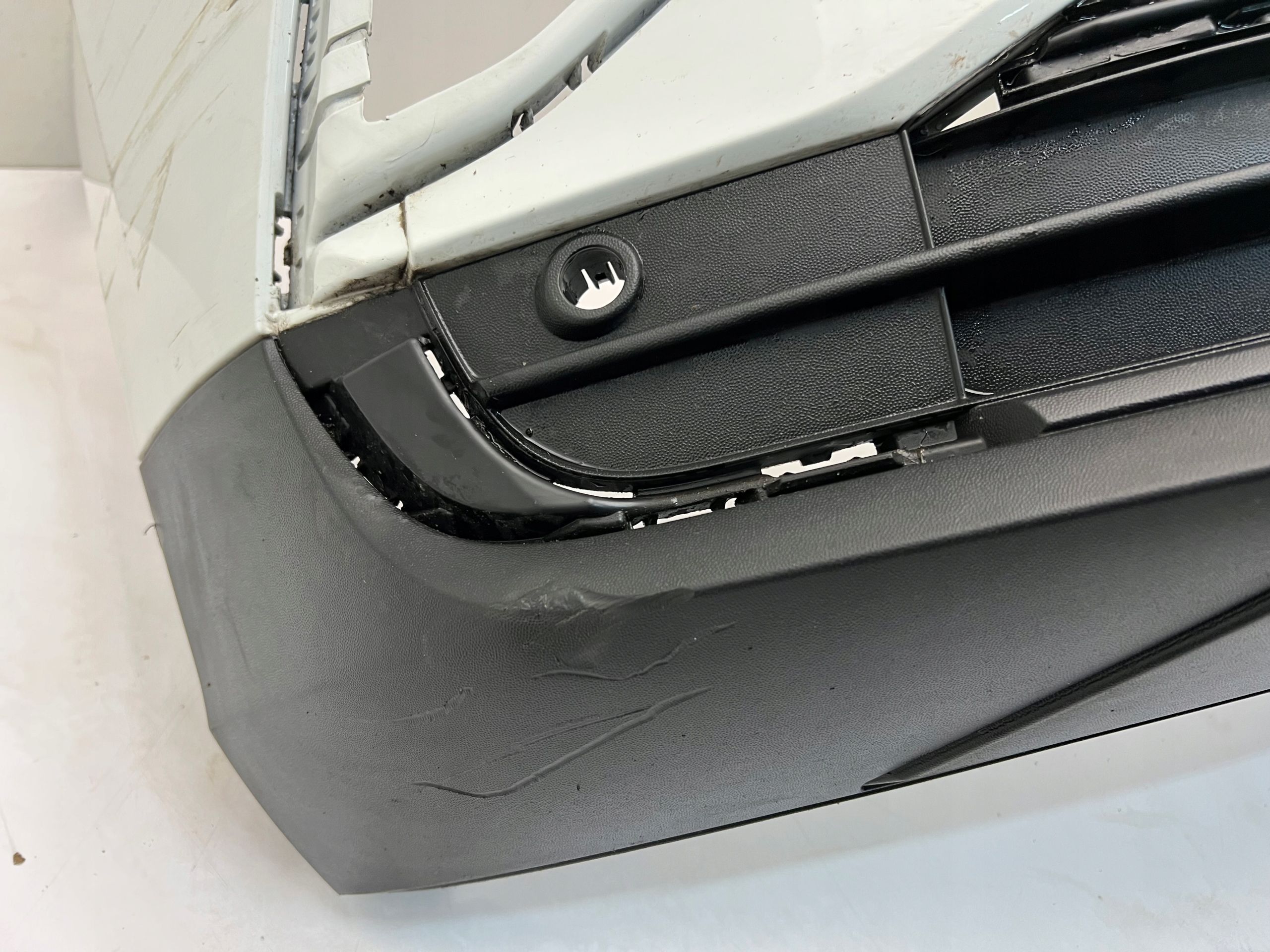 VW Tiguan II 5NA Lift Zderzak Przedni przód 4xPDC 21