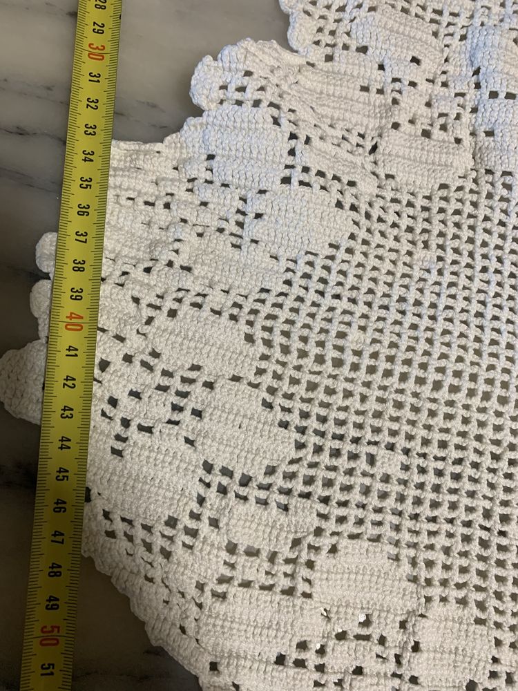 Naperon de mesa em renda branca, feito à mão