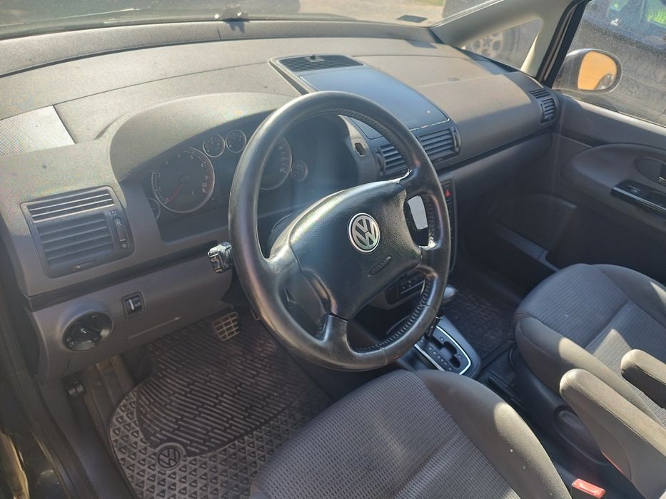 Sharan volkswagen 1.8turbo benzyna  nowy gaz z opłatami.