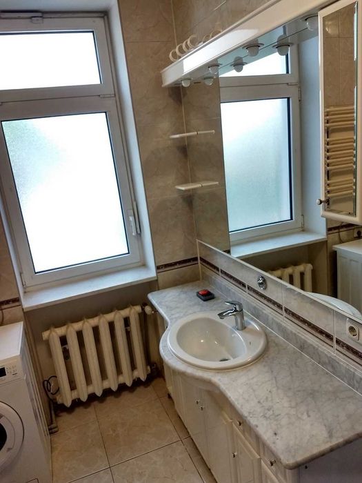 Оренда 3-кімнатної квартири Золоті Ворота Хрещатик Прорізна 10