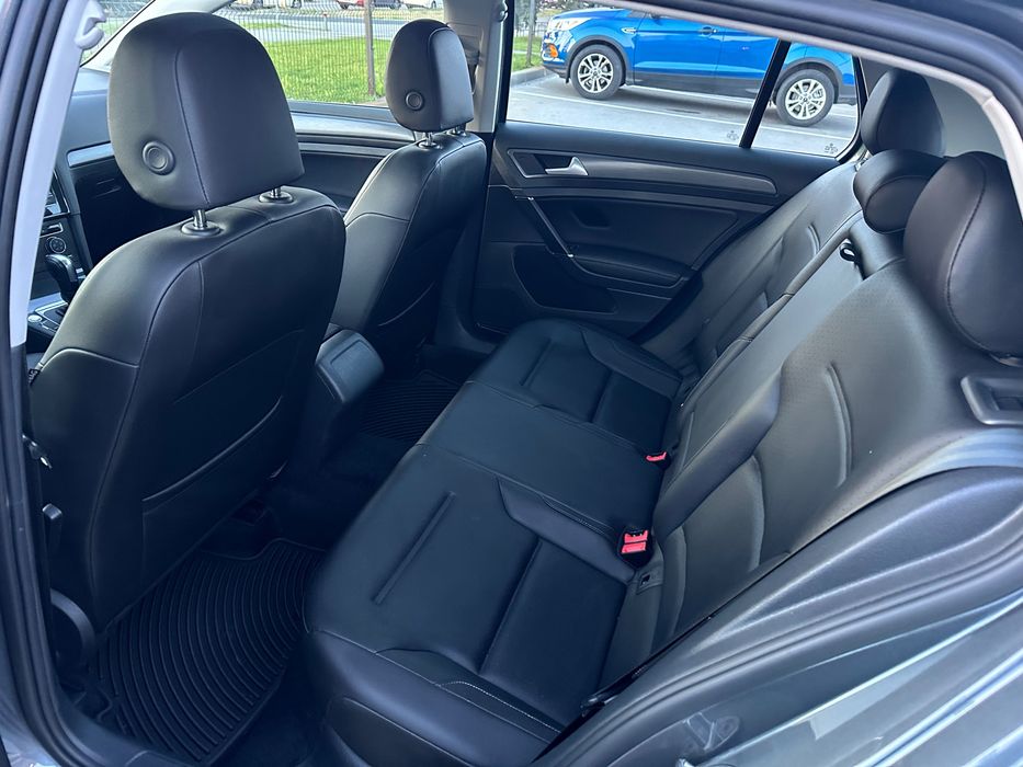 Продаю Volkswagen Golf 7.5 2021