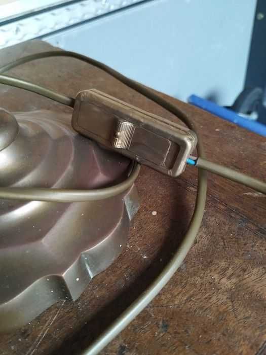 Lampka ze szklanym abażurem