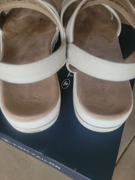 Sandały damskie ,sandałki letnie białe logowane Tom Tailor,41