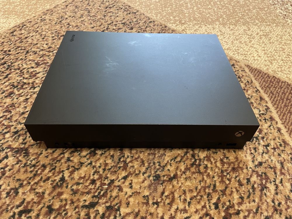 Приставка Xbox ONE X 1TB