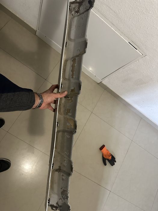 Поодам молдинг бампера gm-25798760