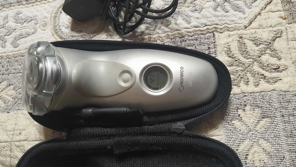 Чудесную аккумуляторн электро бритву Norelco (Philips) в отличн. сост.