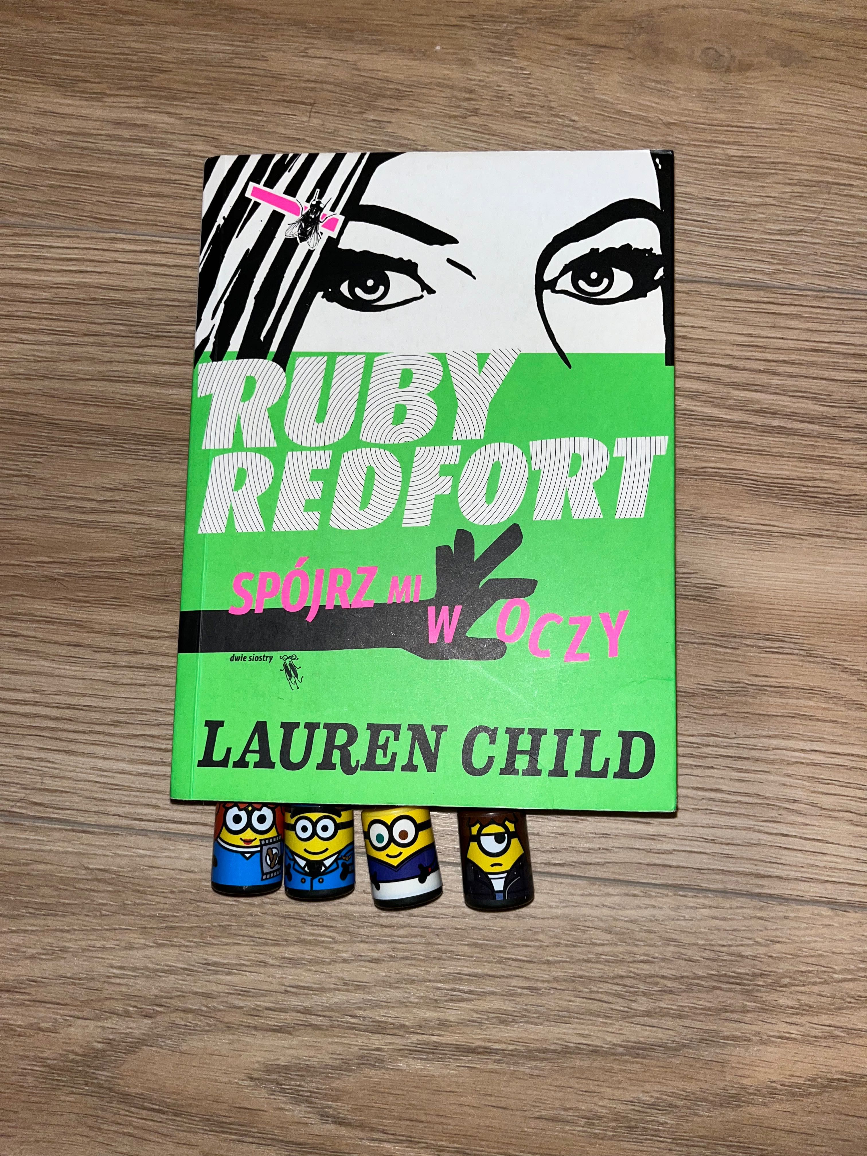 Książka Ruby Redfort spójrz mi w oczy +figurki gratis. Wiek: 10+