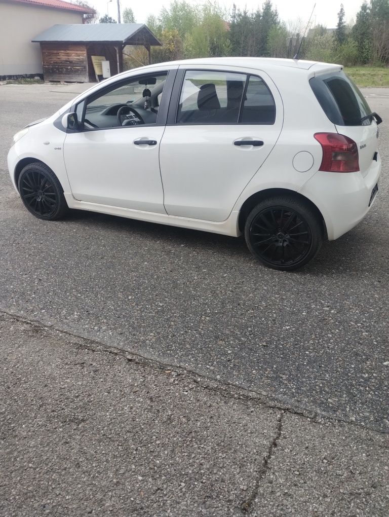maska błotnik yaris 2 1.4 d4d przedni zderzak przedni pas 1.0 1.3