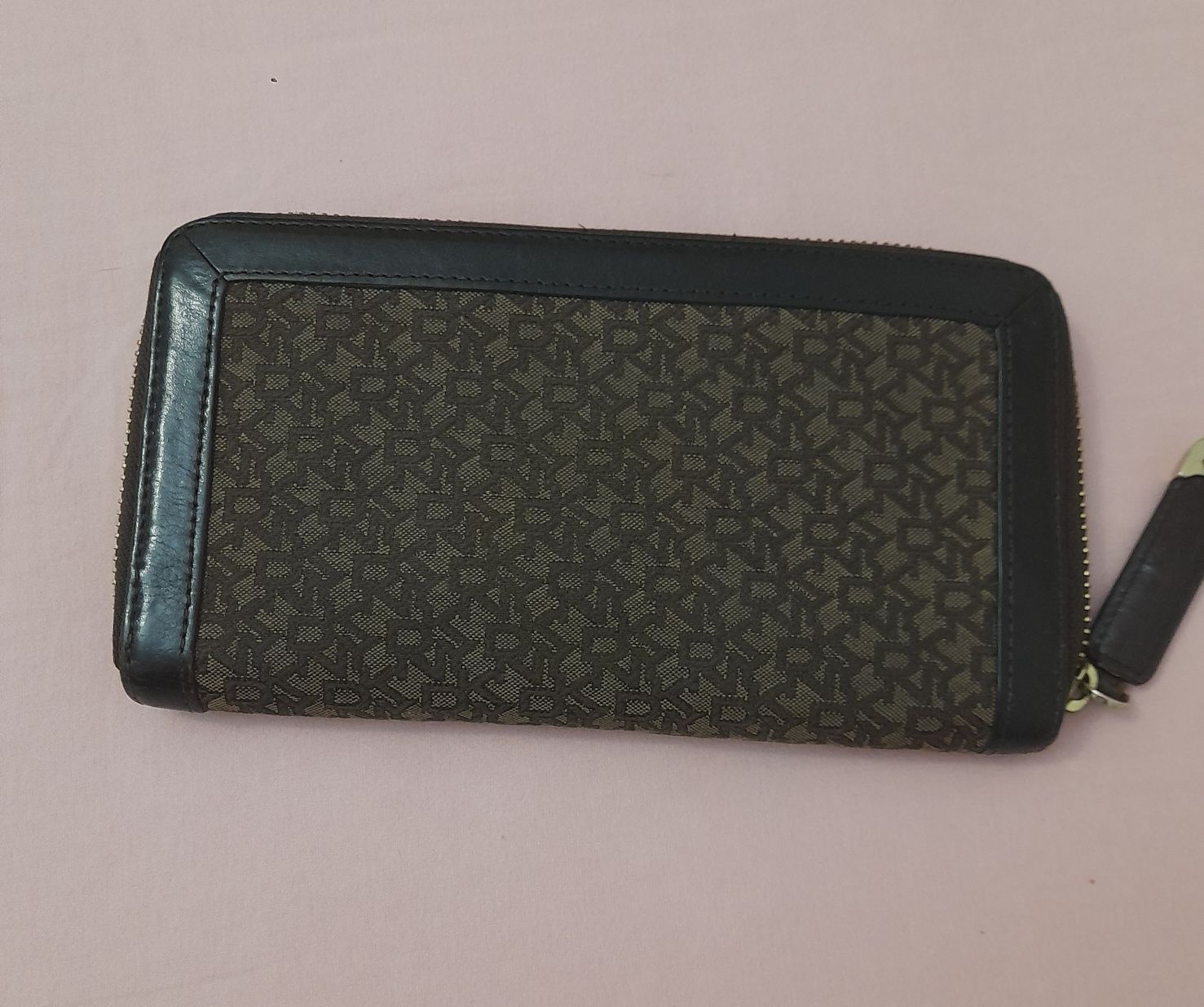 Portfólio DKNY muito bom estado