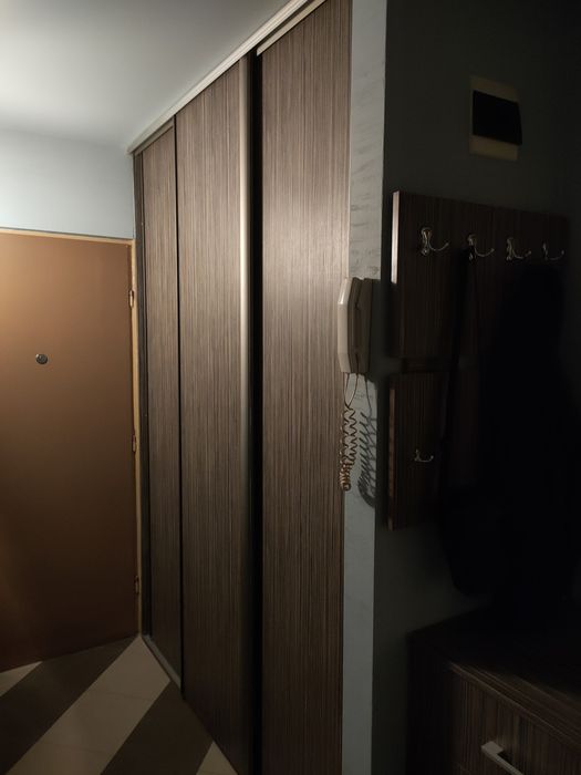 Mieszkanie 39.2m z balkonem . Parter. Super lokalizacja .