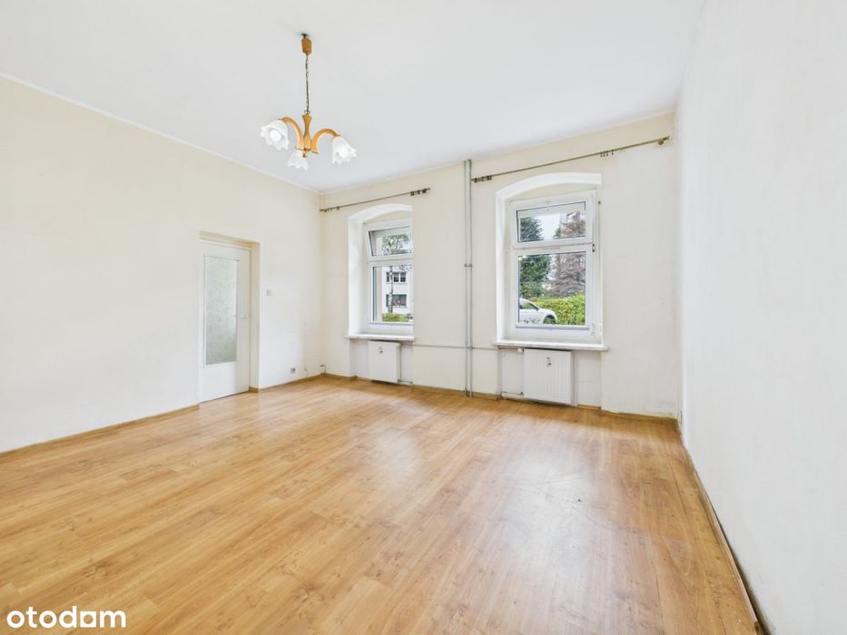 Parterowa kawalerka z piwnicą – Katowice Dąb