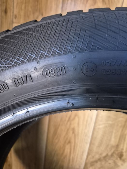 225/55/17 Continental Komplet zima 6,5mm 20r