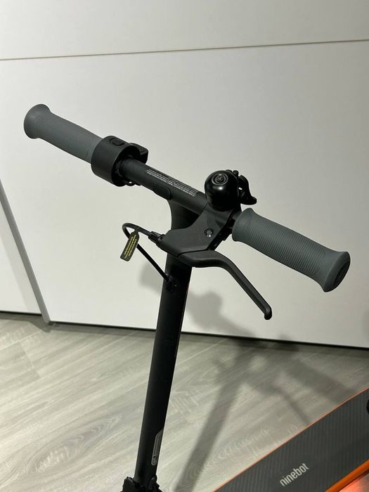 Продам электросамокат бу