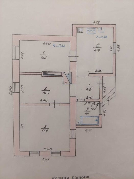 Продаж будинку на великій ділянці, який потребує ремонтних робіт