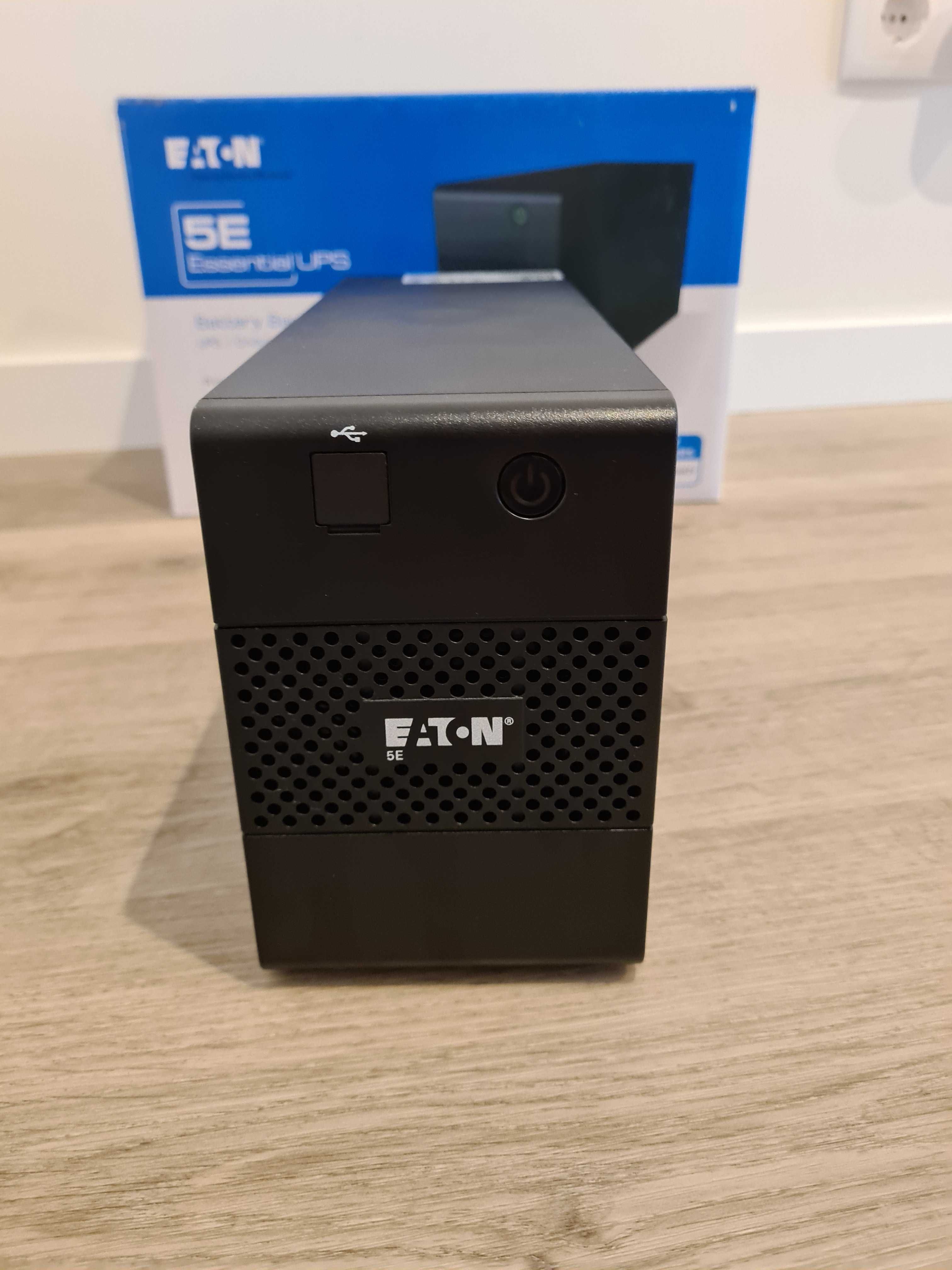 UPS battery backup Eaton Essential 5E Nunca usado