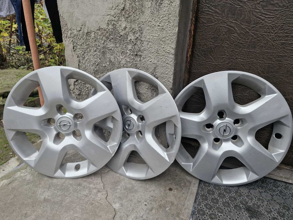 Продам автомобільні ковпаки