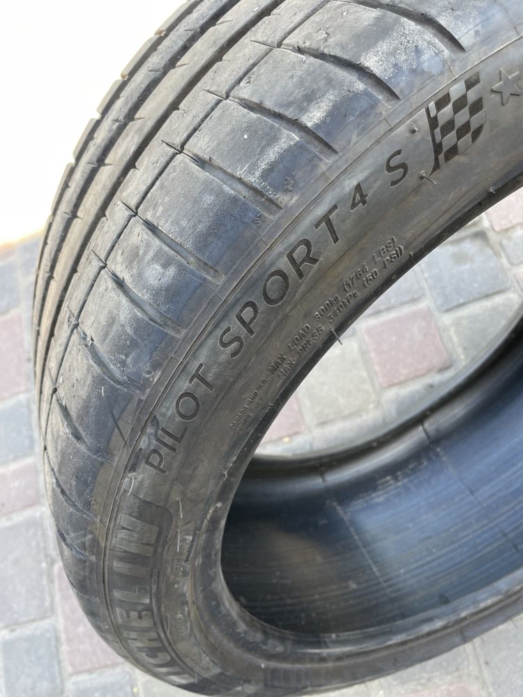 Michelin pilot sport 4s 275/35/19