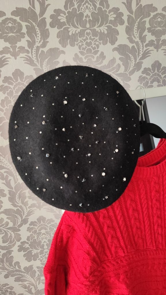 Beret wełniany 100% wool zdobiony kryształkami aplikacje paryski elega