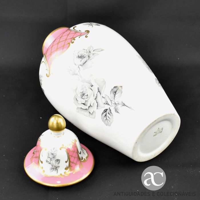 Pote com tampa porcelana Artibus, com apontamentos a ouro