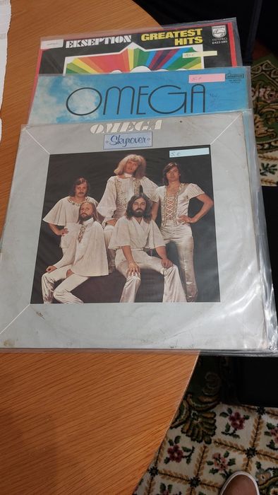 3 álbuns de vinil em muito bom estado de conservação.