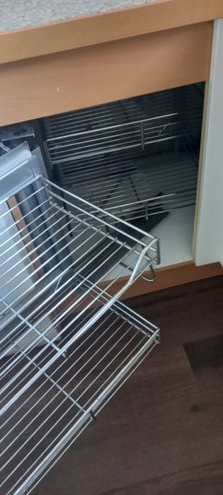 Armários de cozinha e exaustor