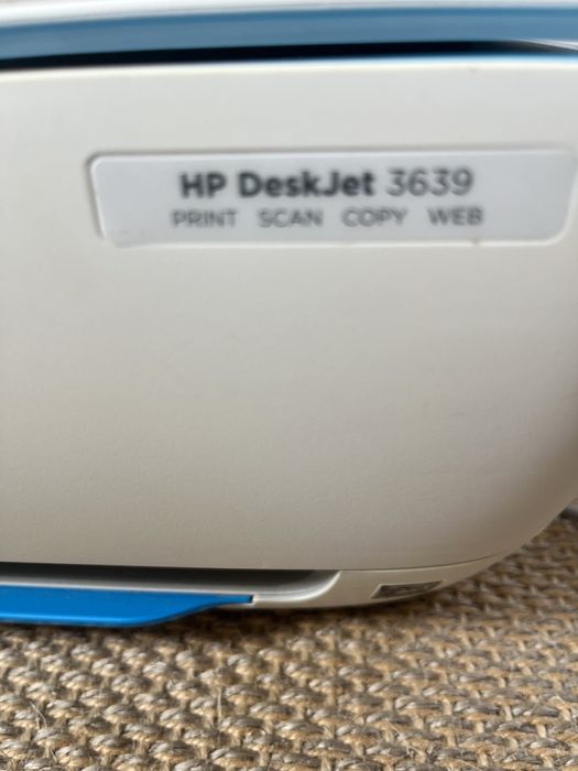 Impressora HP branca e azul