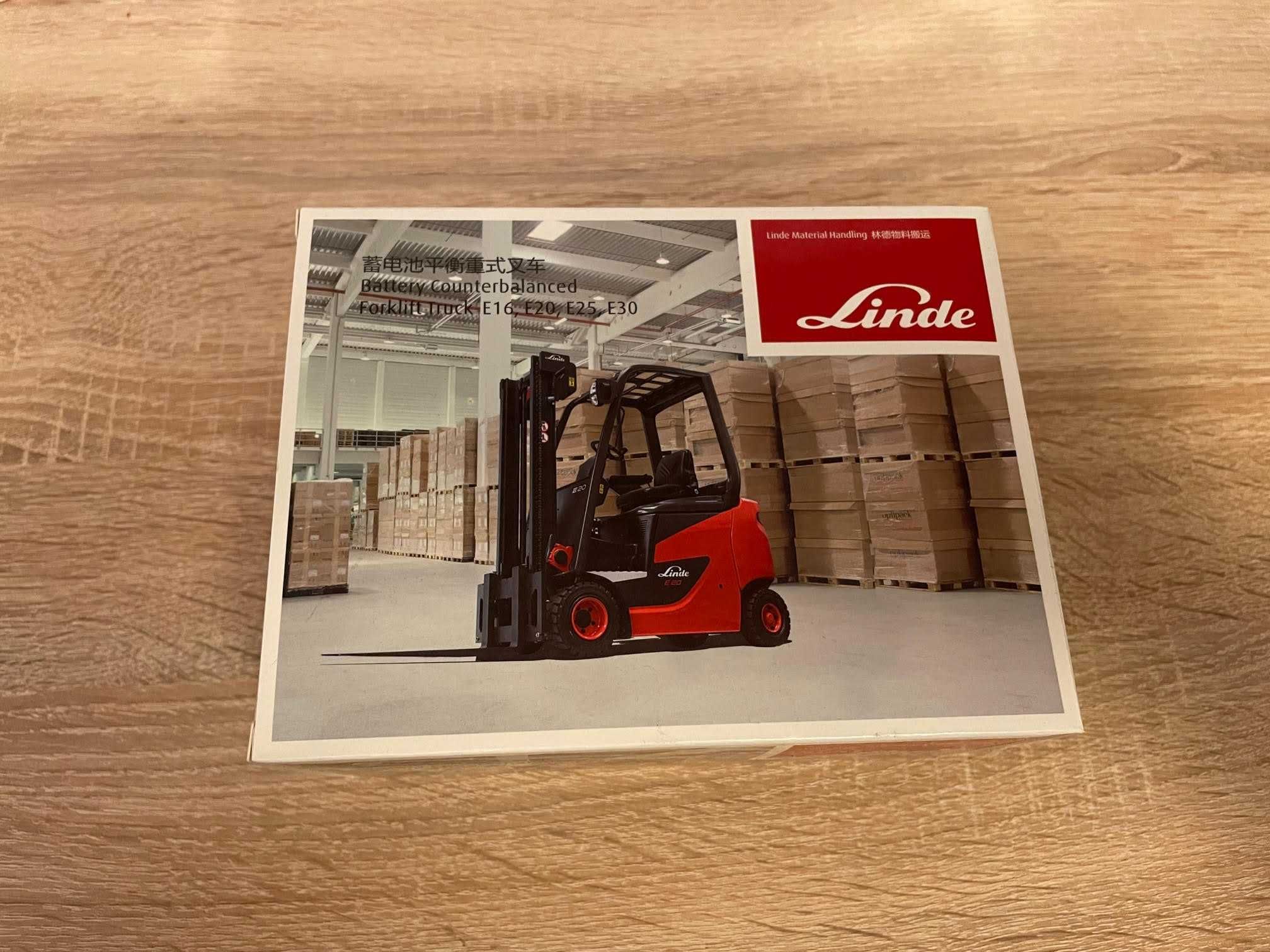 Model wózek widłowy Linde E30