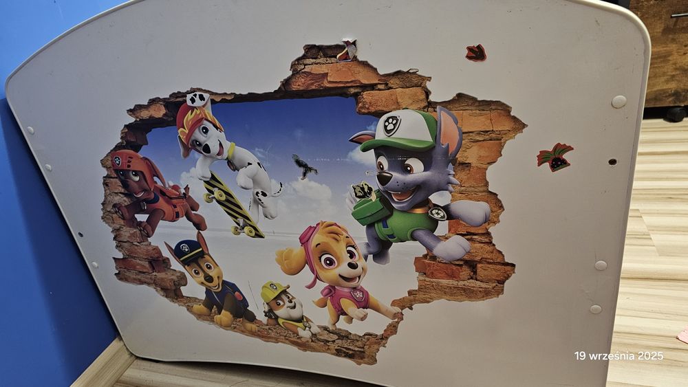 Łóżko komoda i szafa